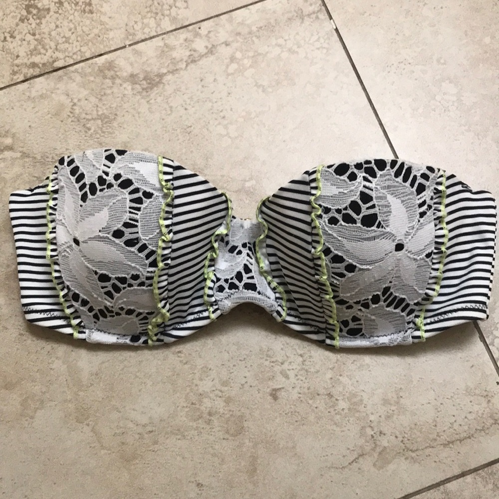 Victoria’s Secret Strapless Bikini Top